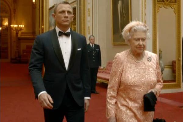 Watch James Bond Escort The Queen To 2012 Olympic Games Opening Ceremony