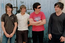 Arctic Monkeys "Brianstorm" 音樂錄影帶
